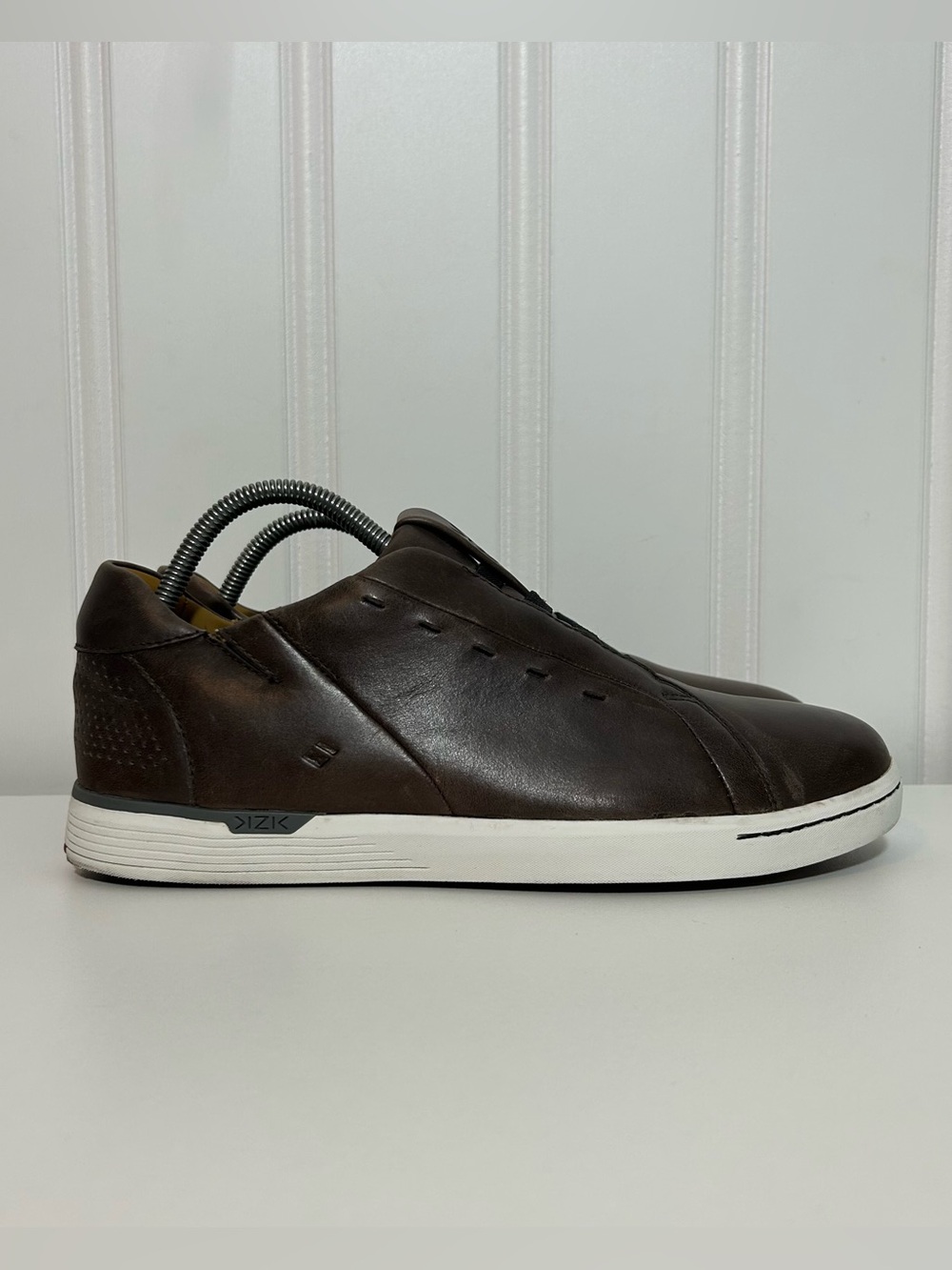 Kizik New York brown leather Casual Slip-On Men's Sneakers in laceless